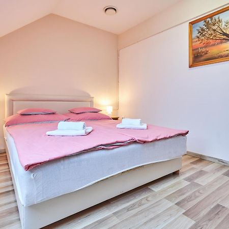 Ada Apartmanhaz Hajdúszoboszló المظهر الخارجي الصورة