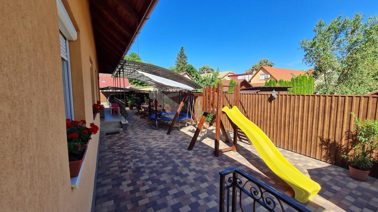 Ada Apartmanhaz Hajdúszoboszló المظهر الخارجي الصورة