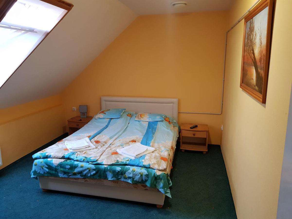 Ada Apartmanhaz Hajdúszoboszló المظهر الخارجي الصورة