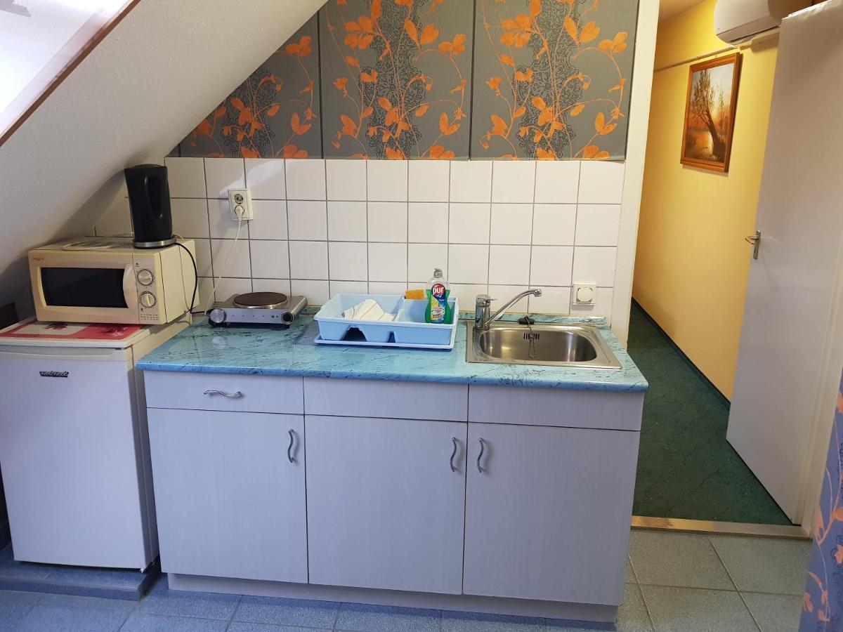 Ada Apartmanhaz Hajdúszoboszló المظهر الخارجي الصورة